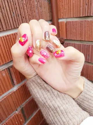 ミディアム ネイル 櫛の屋浜口店所属・櫛の屋浜口店 sumireのネイルデザイン