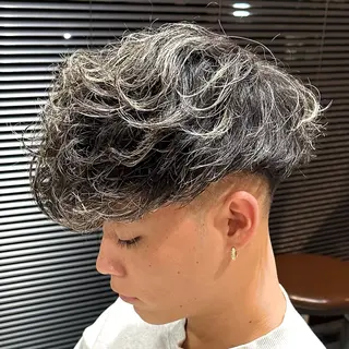 ショート カラー パーマ メンズ 苗村 阿旺のヘアスタイル