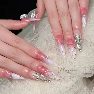 ネイル Maggie Nail🦩のネイルデザイン
