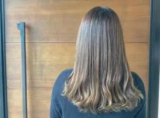 セミロング カラー 悠 亜のマツエク・マツパデザイン