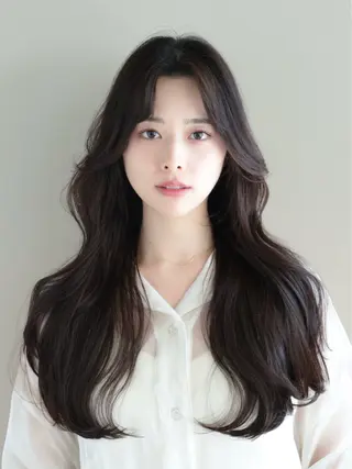 ロング カラー レイヤー/顔周り /透明感🩶高橋大のヘアスタイル