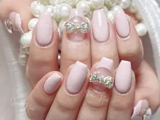 ネイル Queening 🦋のネイルデザイン