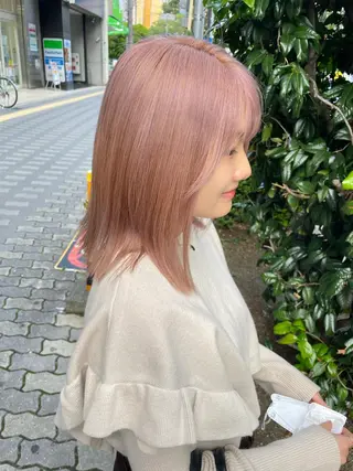 ミディアム カラー akane .のヘアスタイル