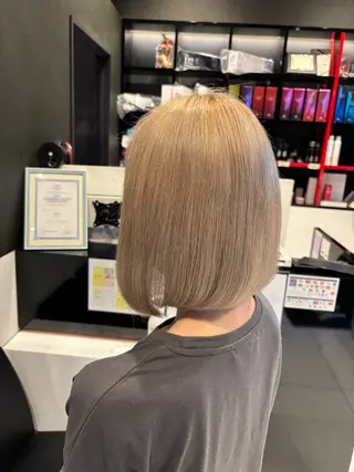 ショート カラー ブリーチ/ヘアケア/ 艶髪/イギチハルのヘアスタイル