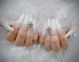 ロング イフ ビューティーのネイルデザイン