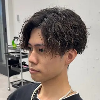 パーマ メンズ アイブロウ 曲がる縮毛矯正 LIBER 　岩名のヘアスタイル