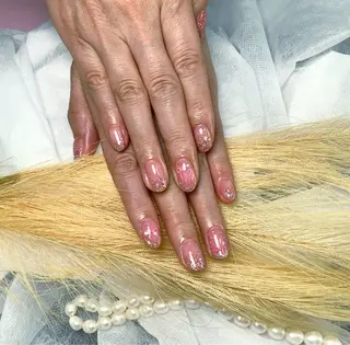 ネイル pink ladyサロン所属・べ にのネイルデザイン