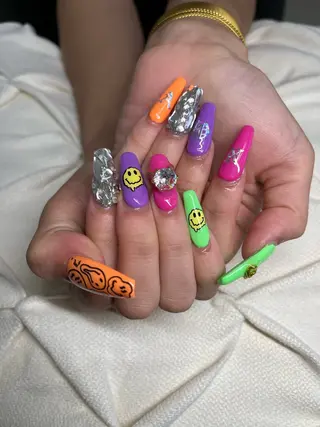 ネイル nail.salon .Reversalのネイルデザイン