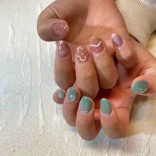 ネイル Aleum所属・Nail Salon Aleumのネイルデザイン