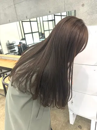 ロング YUTO歴9年 ベージュの透明感得意のヘアスタイル