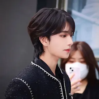 ミディアム パーマ メンズ 岡田大志🇰🇷 中/韓メンズヘアのヘアスタイル