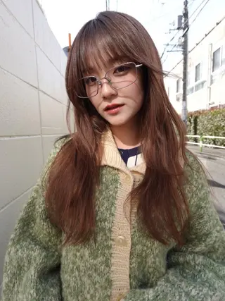 カラー パーマ ミディアム CEINE PATHのヘアスタイル