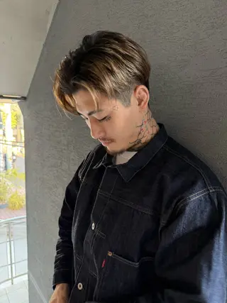 ショート 山影✨バレイヤージュ ハイライト✨メンズ◎のヘアスタイル