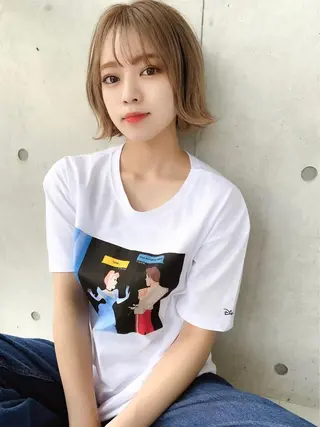 ミディアム ミルクティーカラー イイサカシュンスケのヘアスタイル