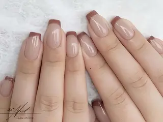 ミディアム ニャット アインのネイルデザイン