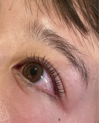 マツエク・マツパ cure所属・井上 真里奈のヘアスタイル