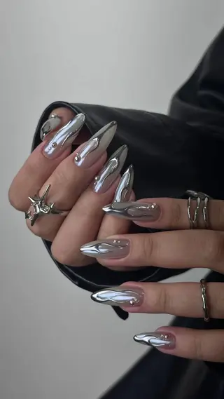 ネイル T. Leeのネイルデザイン