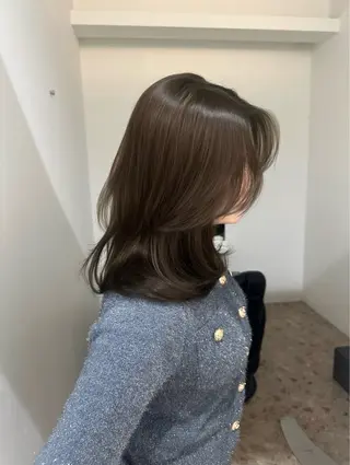 ミディアム レイヤーカット┊ 透 明感カラー┊ YUIのヘアスタイル