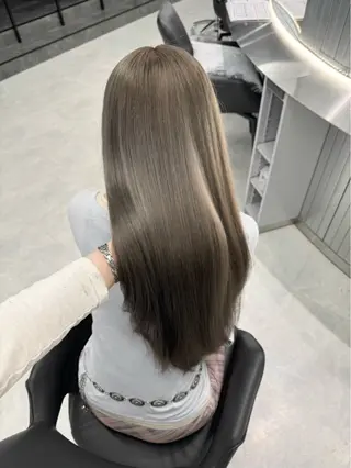 カラー ririka /ブリーチカラーのヘアスタイル