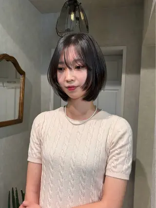 ミディアム 艶ハイトーン/ 輝保🤍✨のヘアスタイル