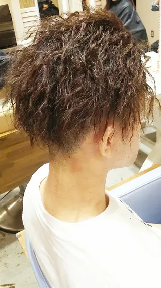 ショート パーマ LUXBE GALLERY なんば駅前店所属・ラックスビーギャラリ ー AKICOのヘアスタイル