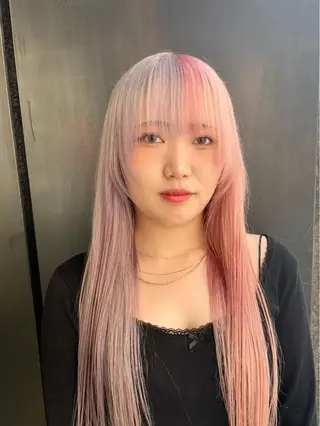 ロング カラー カット・ブリーチ TAIGAのヘアスタイル