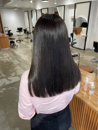 カラー Niina→ anan AVEDAのヘアスタイル