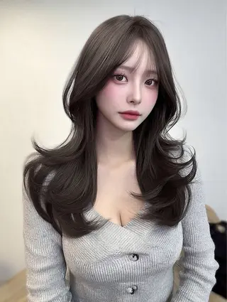 セミロング カラー 🫧ナオ🫧 /韓国 ヘア/ マンツーマンのヘアスタイル