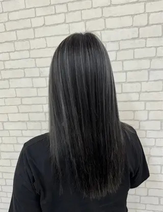ミディアム カラー r i n k aのヘアスタイル