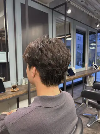 パーマ メンズ ユイカ🐮暖色カラー / 髪質改善のヘアスタイル