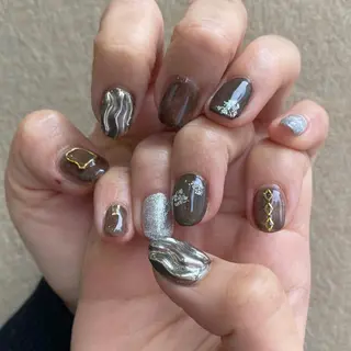 ネイル Lim五反田所属・TSUNA 🌙 Lim 五反田のマツエク・マツパデザイン