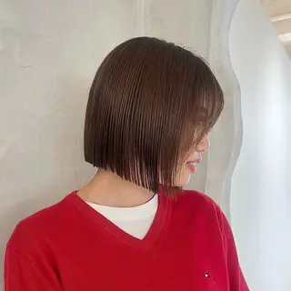 ミディアム カラー effect横浜所属・切りっぱなしボブ/ 艶カラー/綾莉のヘアスタイル