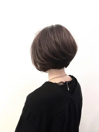 ショート カラー 平川 友希子のヘアスタイル