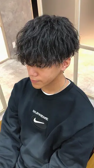 ショート パーマ メンズ 早野 蓮のヘアスタイル