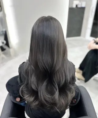 ロング 堀江/透明感 ベージュ/白川幸太のヘアスタイル