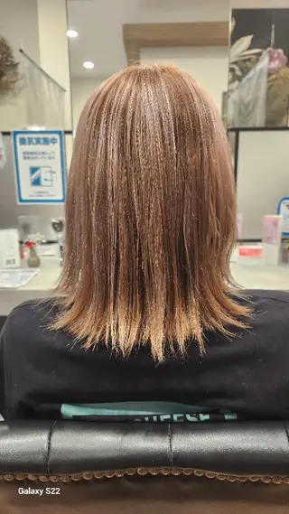 ミディアム カラー 橘　 莉穂のヘアスタイル