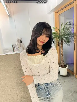 ミディアム カラー K!ng所属・レイヤーカット/ 髪質改善/ハイライトのヘアスタイル