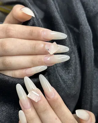 ネイル モニカ アキイのネイルデザイン