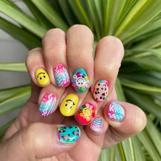 ネイル es nailのネイルデザイン