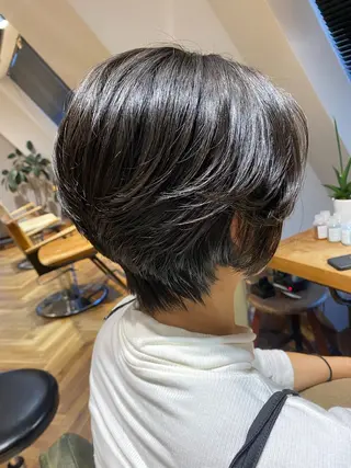 ショート カラー ヘアー.ネイル二刀流 misa🫧のヘアスタイル