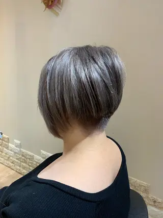 ショート カラー 関口 友行のヘアスタイル