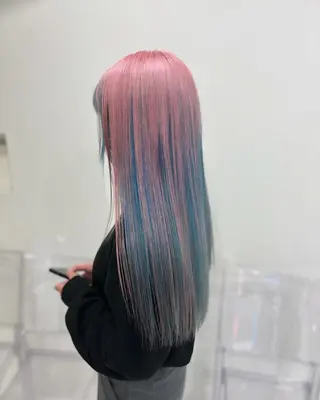 ロング カラー 🩵色落ち可愛い 寒色カラー🩵のヘアスタイル