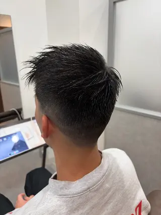 ショート パーマ職人 矢部絢一のヘアスタイル