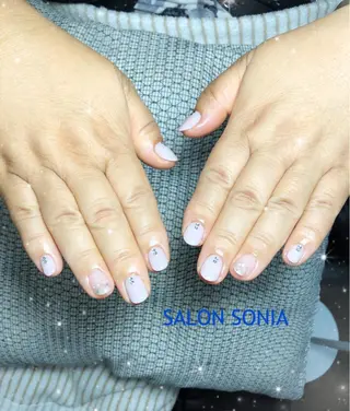 ネイル 小顔・毛穴・たるみ ネイル　似内真樹のエステ・リラクイメージ