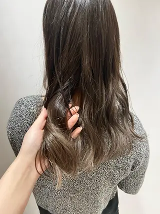 セミロング カラー 🐺ウルフ/レイヤー 似合わせ‎🤍沙羅のヘアスタイル