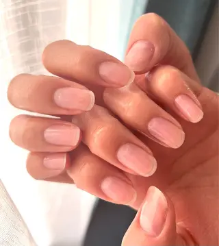 ネイル 自爪とネイルケア専門サロン　プリナチュール所属・吉岡 泉のネイルデザイン