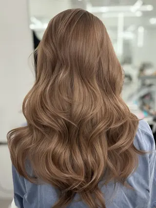 ロング カラー 顔まわりの神様✨ 透明感カラー藤嶋秀幸のヘアスタイル