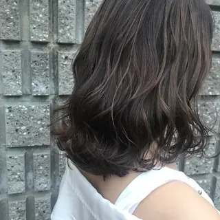 ミディアム カラー レイヤー/顔周り /AKARIのヘアスタイル