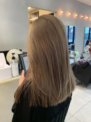 セミロング カラー TENELE所属・チバ タクミのヘアスタイル