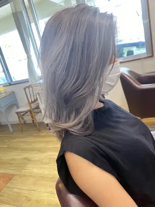 ミディアム カラー grand juteのヘアスタイル